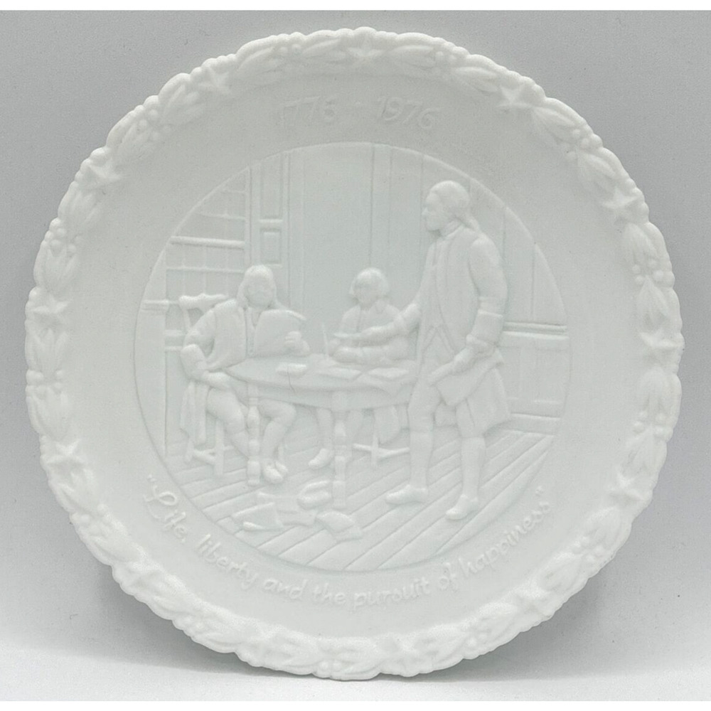 Vintage Fenton "Life, Liberty, & the Pursuit of Happiness" Milk Glass Plate U195